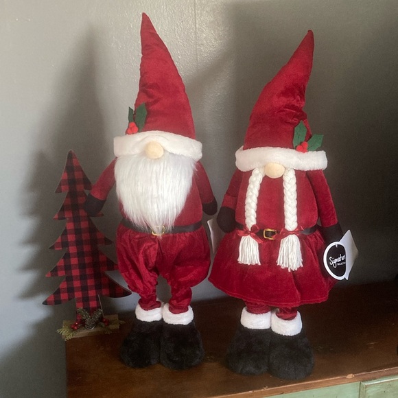 NWT- Santa & Mrs. Claus Greeter Gnome Decorations w/ Extendable Legs 27”-37”H - Picture 17 of 17